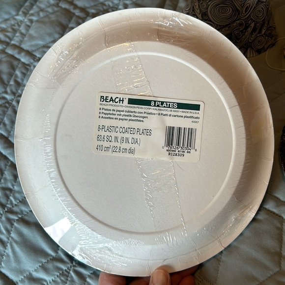 NWT, Nightmare before Xmas, RARE 16 Party plates and 4 hats. Halloween time 🎃🎃 - Picture 2 of 7